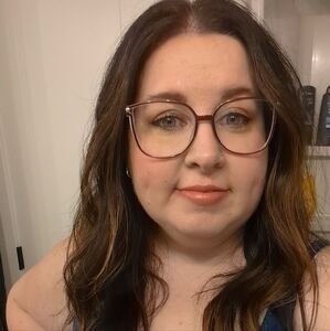 Meet your Posher, Rena